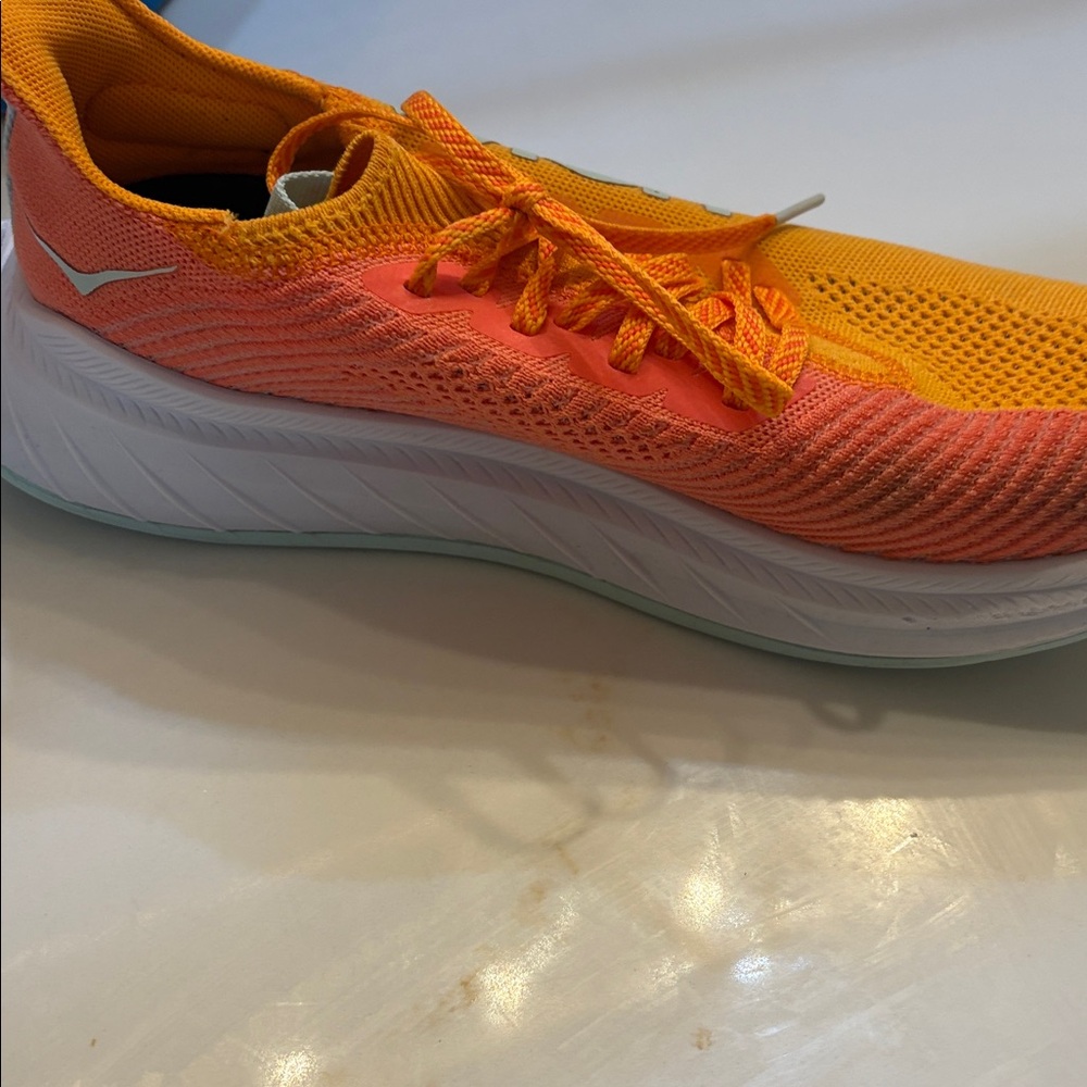 Hoka ladies 9 Carbon x Orange and white Lightweight Running Sneakers - Picture 10 of 11